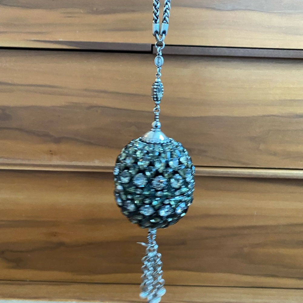 De luxe jeweled black egg bag